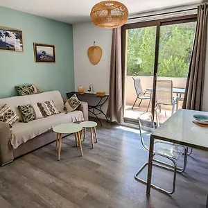 https://domaine-de-la-coudouliere-calme-sans-vis-a-vis-proche.fr-provencehotel.com